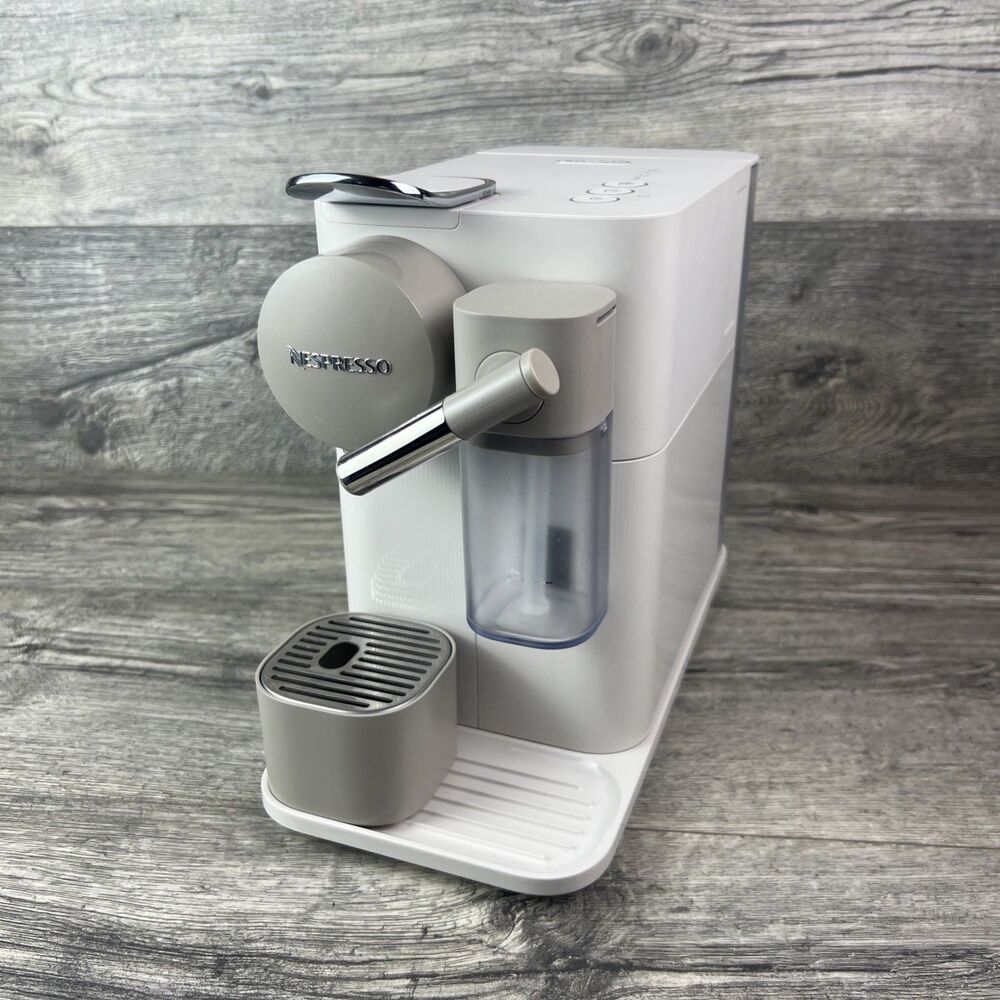 DeLonghi Nespresso Lattissima One EN500W Espresso Coffee Machine White NICE!!